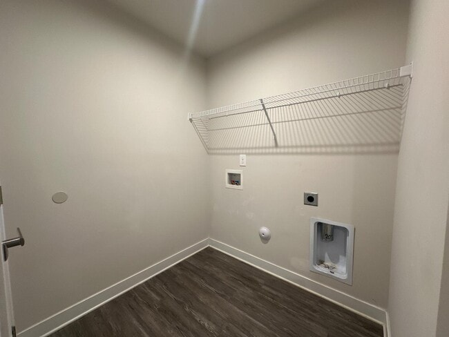 Building Photo - 145 Beacon Dr