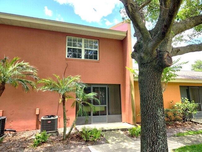Building Photo - 2Bed/1.5Bath TOWNHOUSE IN WINTER PARK!!   ...