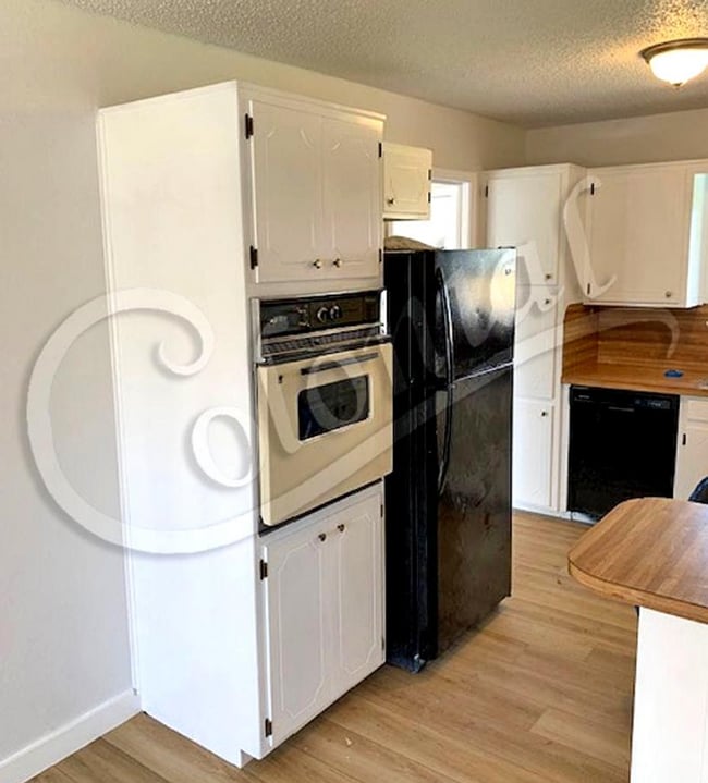 Building Photo - AVAILABLE NOW; APPLY AT OUR WEBSITE