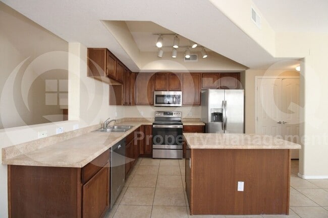 Building Photo - 240 W Juniper Ave