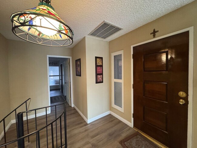 Building Photo - 3Br 3Ba House with Pool Across- RIVERFRONT with Balcony Observation Deck