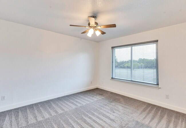 Building Photo - 451 Co Rd 276