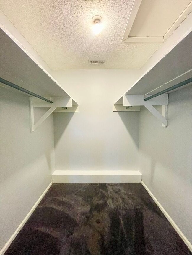 Building Photo - Harbison