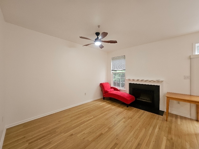 Building Photo - 113 Longpoint Way