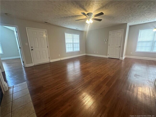 Building Photo - 450 Copper Creek Dr