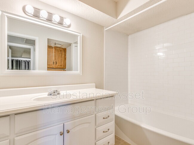 Building Photo - 14443 N Pennsylvania Ave