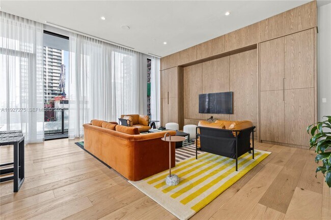 Building Photo - 11 NE 6th St