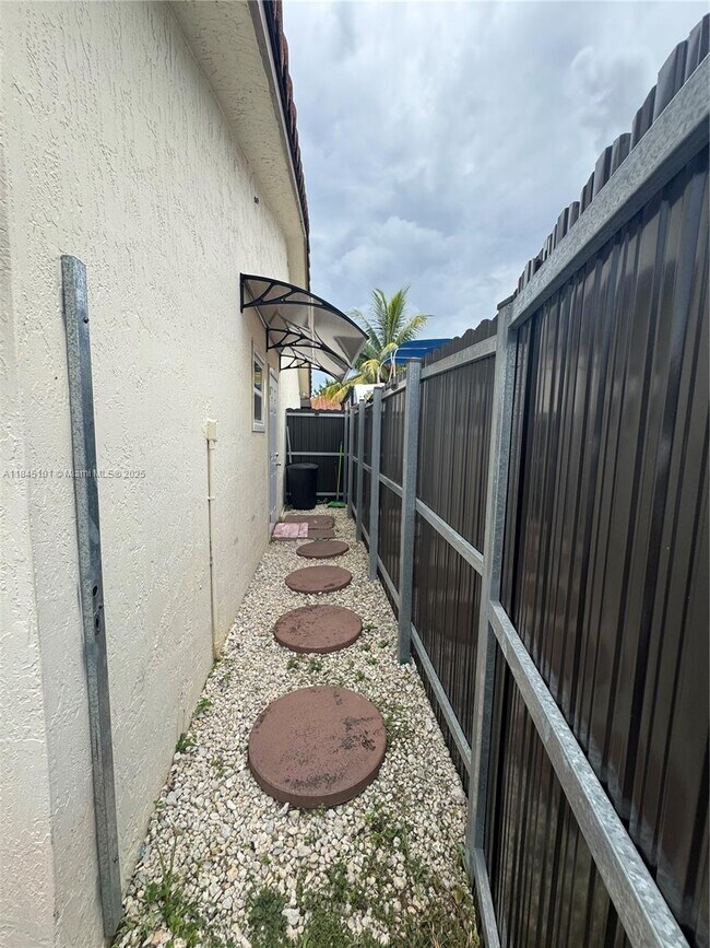 Building Photo - 15411 SW 177th Terrace
