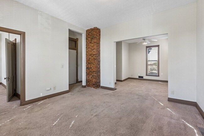 Building Photo - 1313 S 32nd St