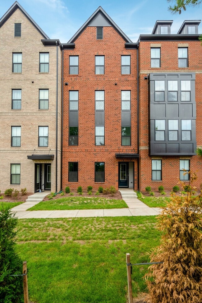Building Photo - 4844 Bauhaus Sq