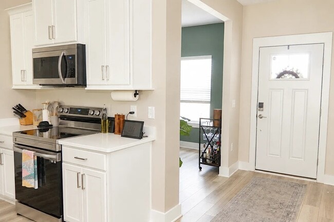 Building Photo - 3679 Applewood Dr
