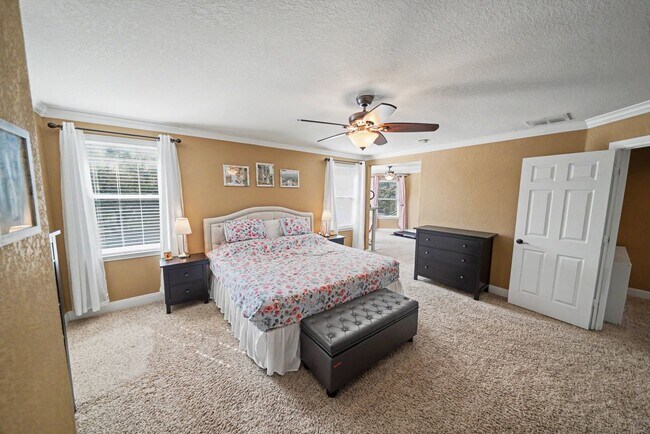 Building Photo - Exquisite 3-bedroom, 2.5-bathroom off 1604 and Culebra Road - Realtor Commission: $500