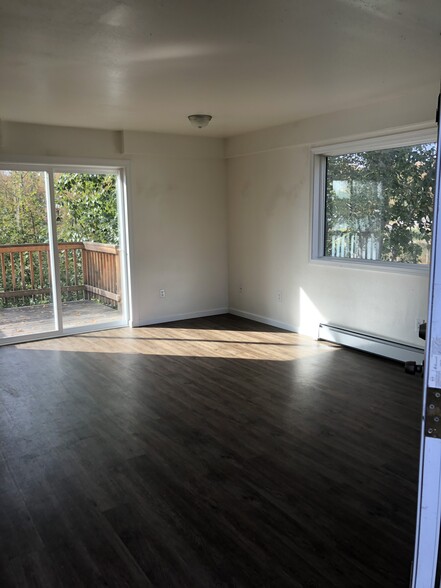 Building Photo - 1670 N Basie Point Cir