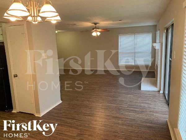 Building Photo - 15511 Evergreen Grove Dr