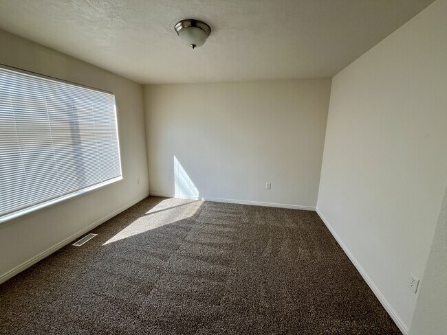 Building Photo - 5082 W Wind Rock Ln