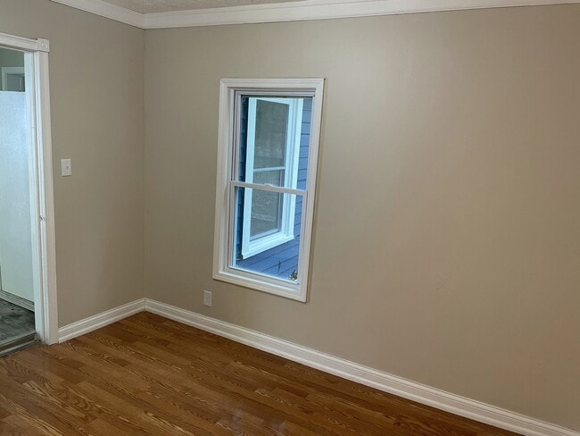 Building Photo - 1335 Hazen St