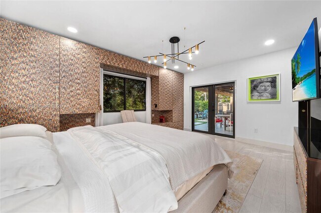 Building Photo - 8030 Noremac Ave