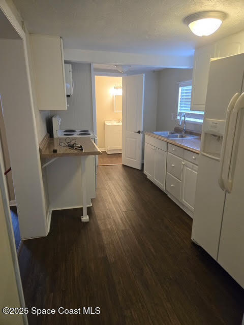 Building Photo - 1077 Shares Dr