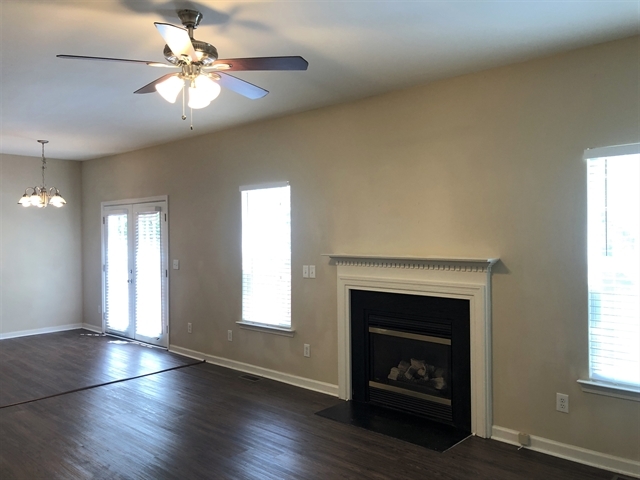 Building Photo - 612 Hanska Way