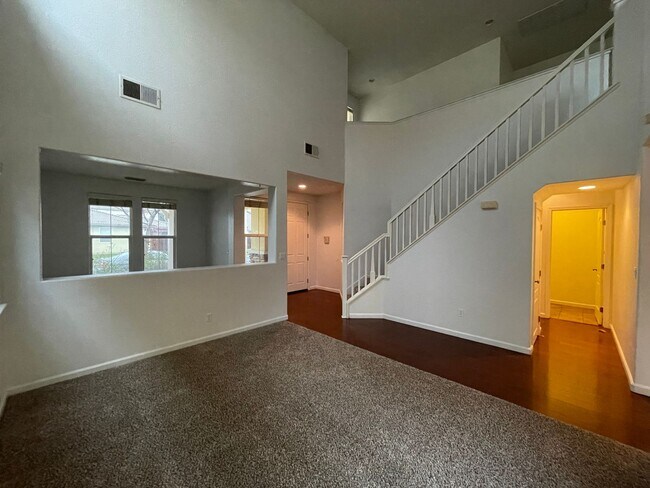 Building Photo - 1513 Sturm Dr