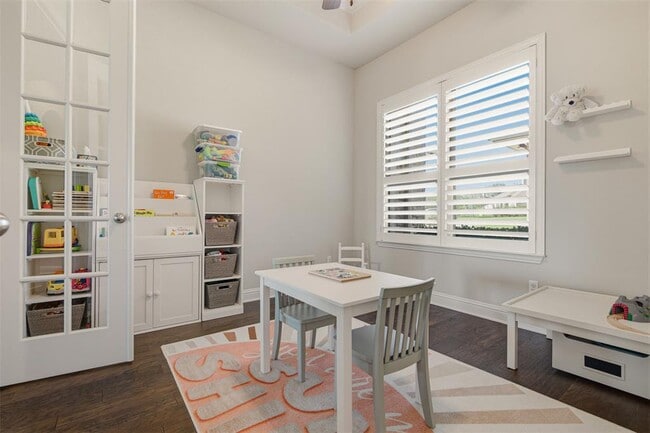 Building Photo - 654 Linden Lp