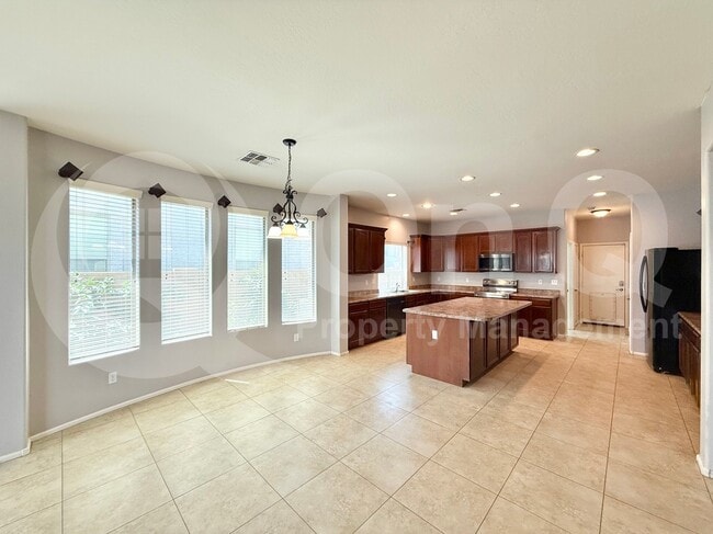 Building Photo - 4413 E Odessa Dr