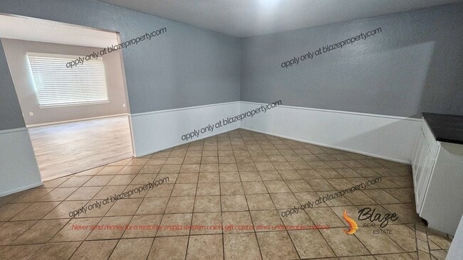 Building Photo - Step into Your Dream Townhouse!