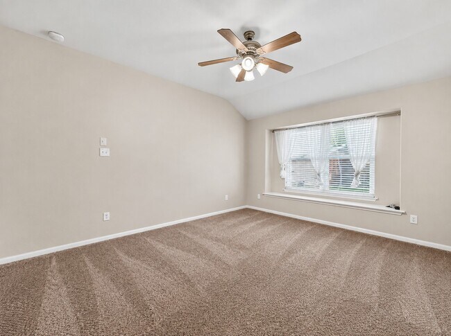 Building Photo - 6114 Menor Crest Dr