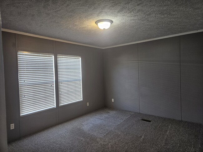 Building Photo - 116 Lynnwood Cir