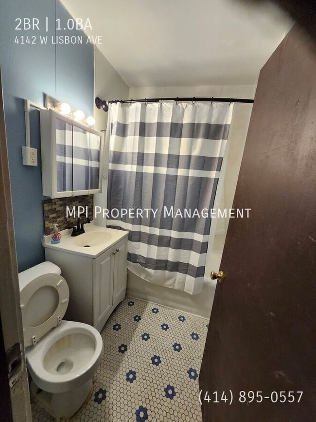 Building Photo - 4142 W Lisbon Ave