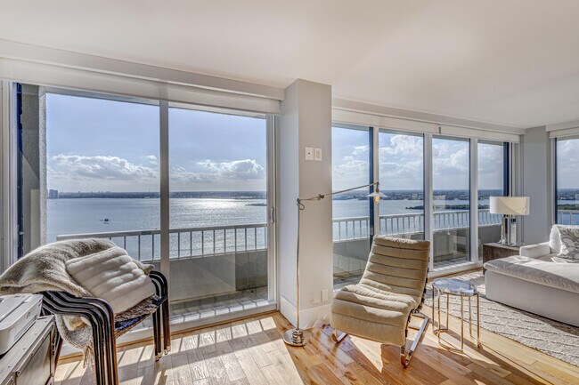 Building Photo - 5510 N Ocean Dr