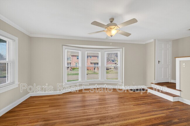 Building Photo - 715 E 60th St