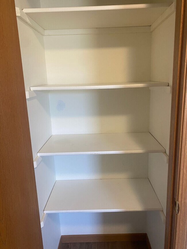 Building Photo - 16830 Huntington Ln