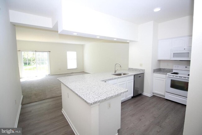 Building Photo - 132 Bay Hill Ln