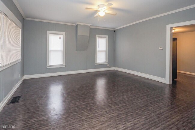 Building Photo - 3 br, 1 bath House - 114 Baker St