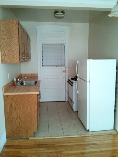 Kitchen - 7201 S Constance Ave