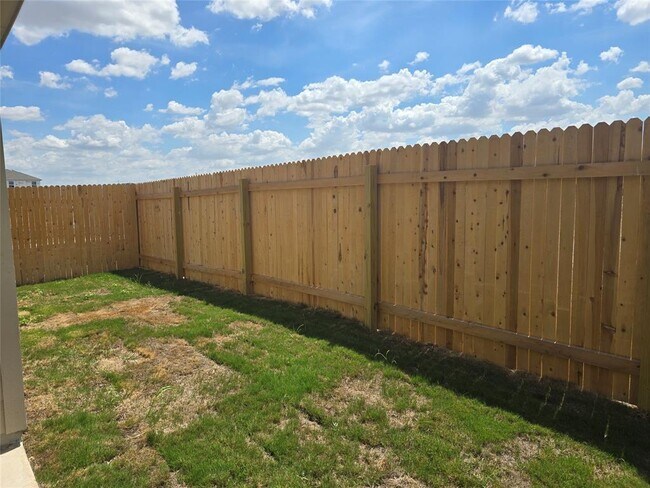 Building Photo - 229 Mets Wy