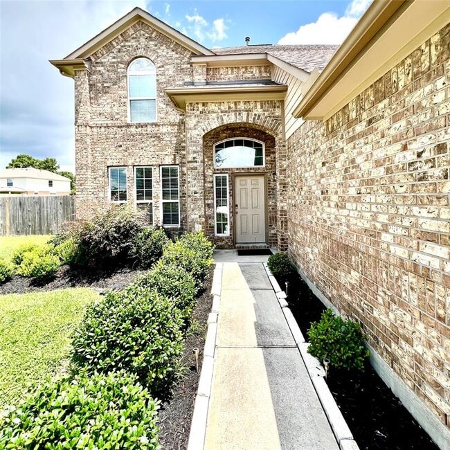 Building Photo - 21203 Flowering Dogwood Cir