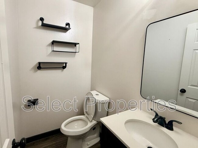 Building Photo - 1605 Dupwe Dr