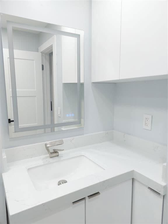 Building Photo - 2115 NE 37th Dr
