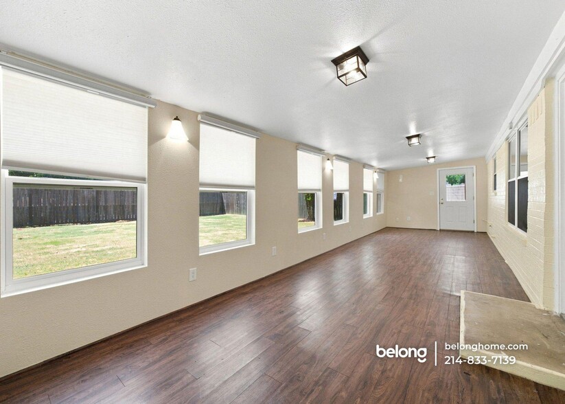 Building Photo - 1624 Lands End St