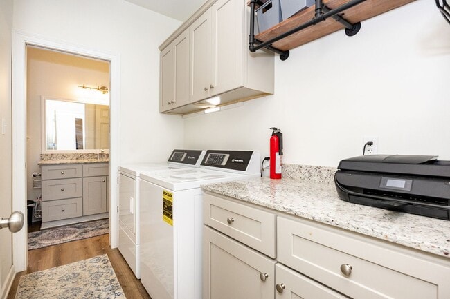 Building Photo - 1648 Mary Evers Dr