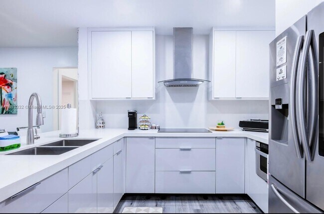 Building Photo - 348 Minola Dr