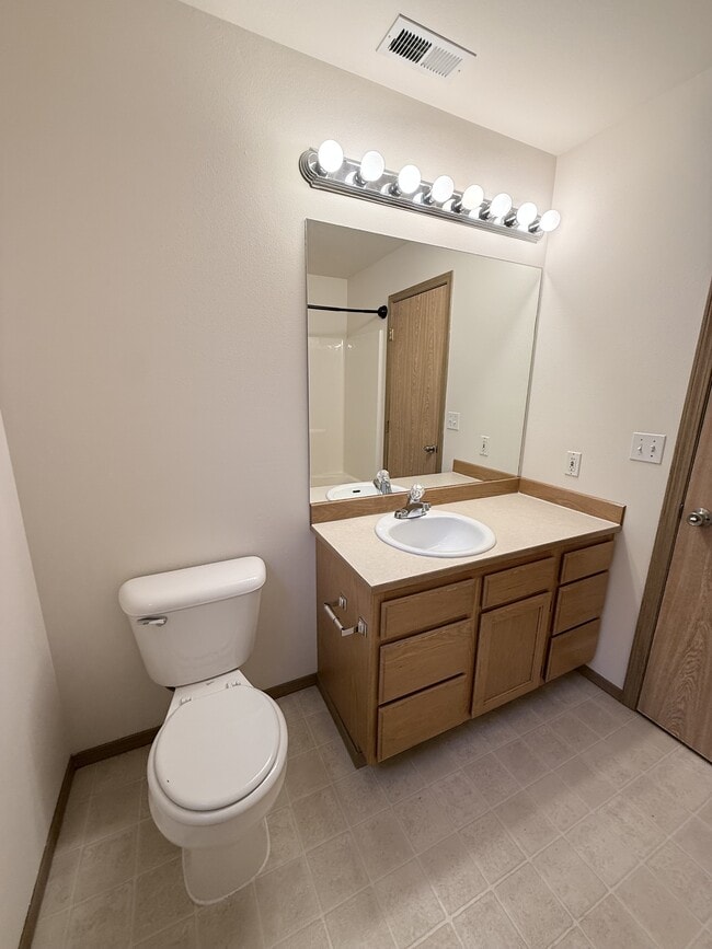 Building Photo - 502 91st Ave SE