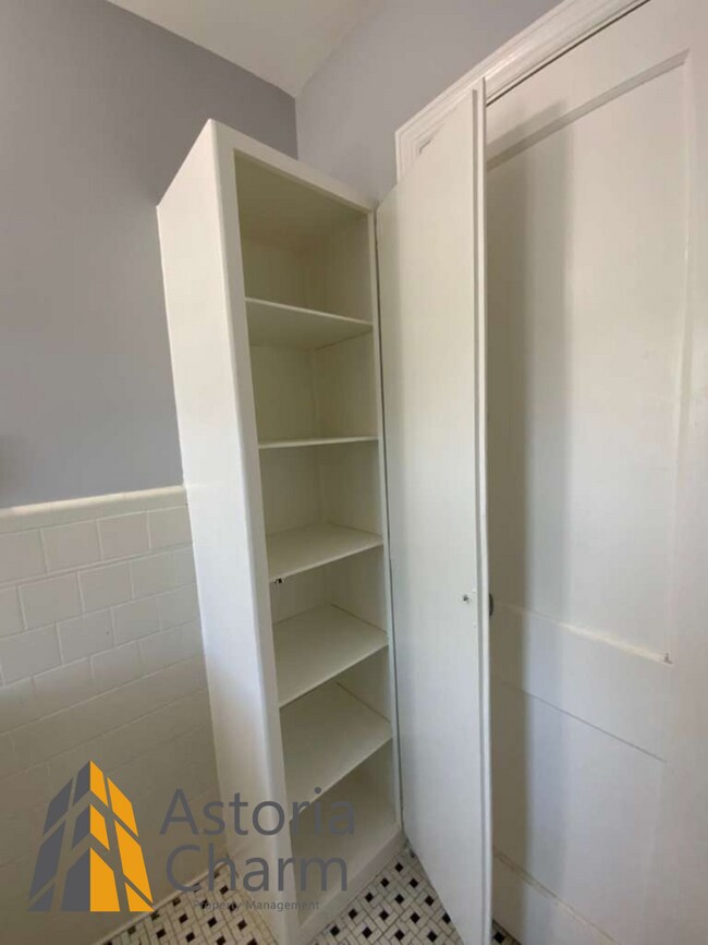 Building Photo - 2 Bedroom Home with Finished Basement Near St. Agnes Hospital