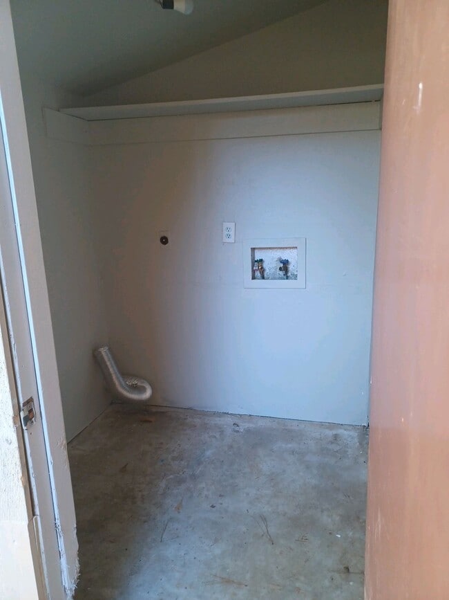 Building Photo - 403 Kennon Ln