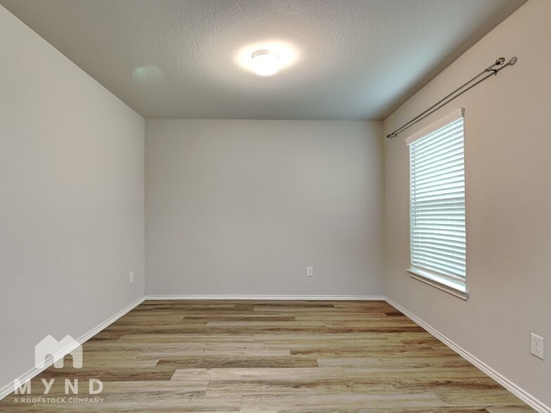 Building Photo - 4242 Stuebner Hl Dr