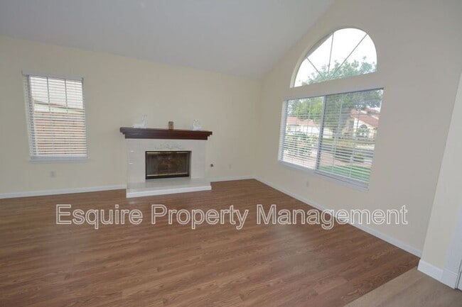 Building Photo - 1906 Kensington Ln