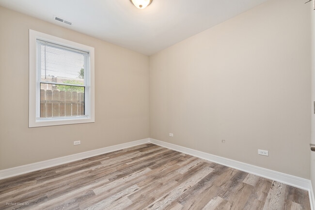 Building Photo - 6530 S Maryland Ave