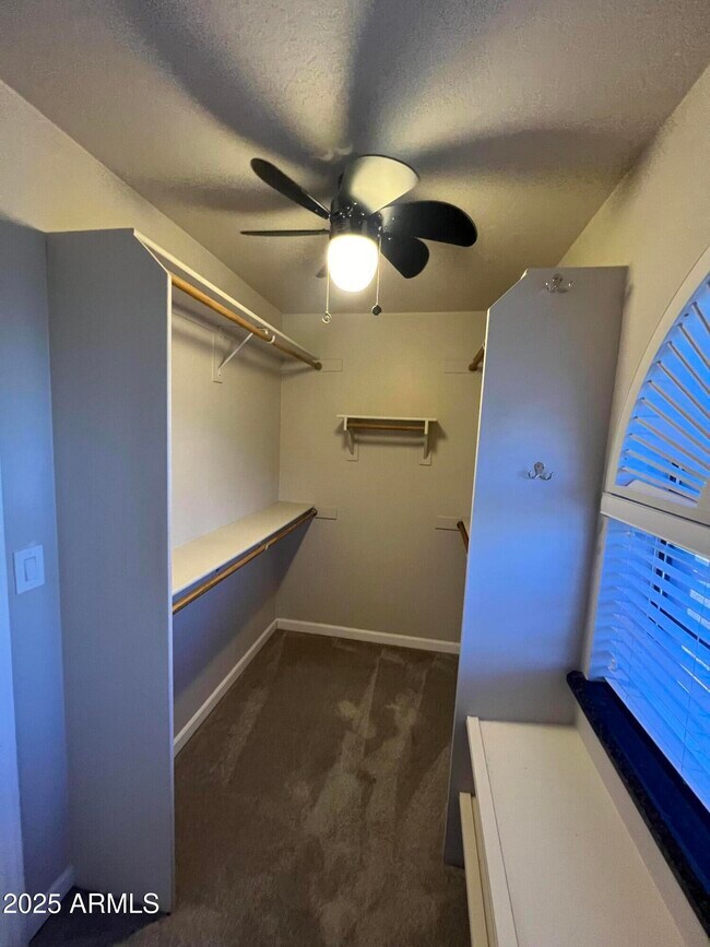 Building Photo - 15230 N Blackbird Dr
